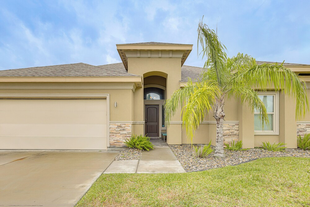Laguna Vista Resort-style Home, Private Pool & Spa