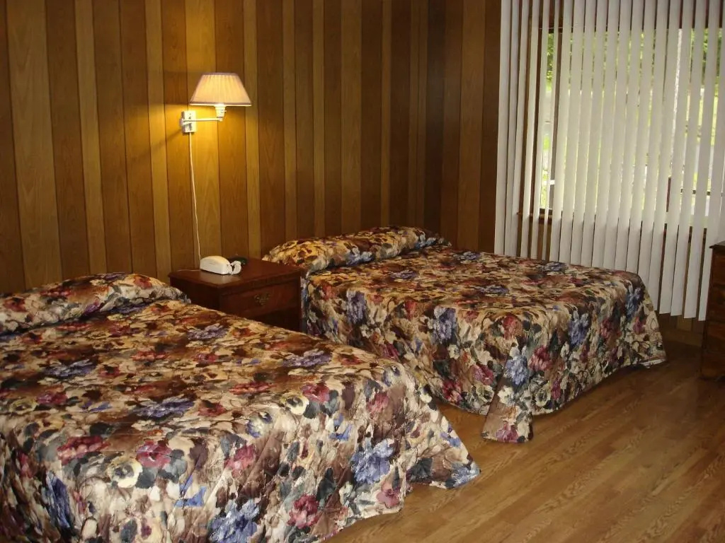 1 Bedroom Bungalow with pool view