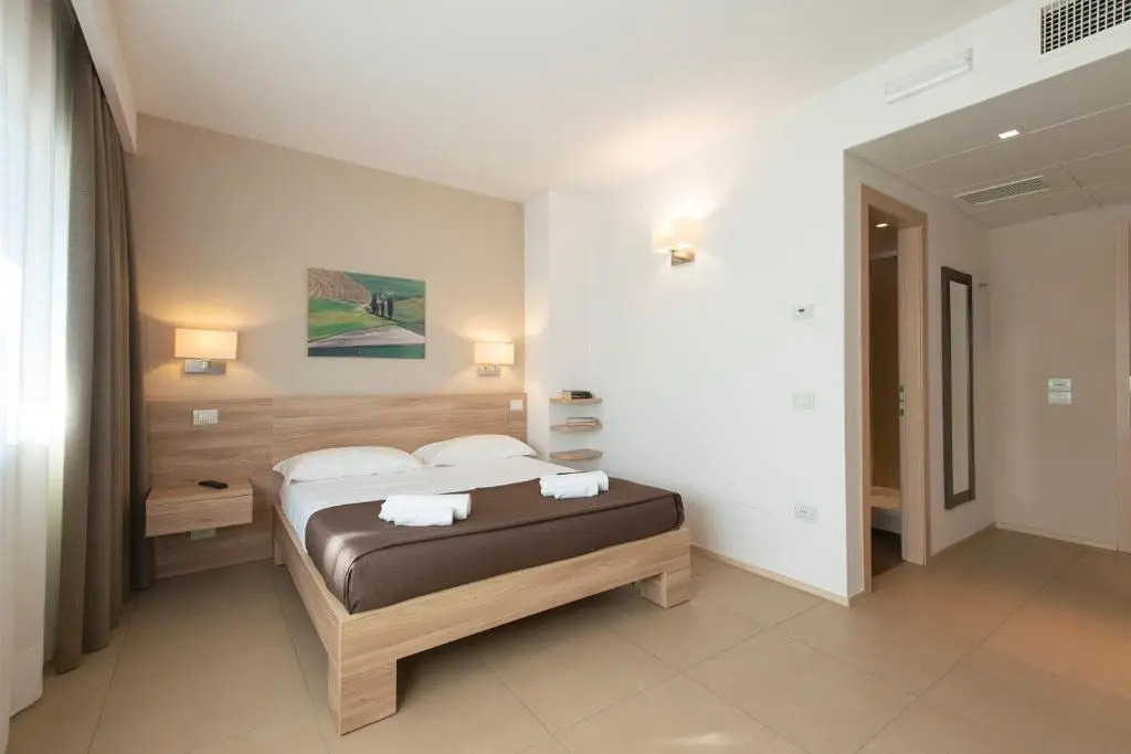 Standard Double room (full double bed)