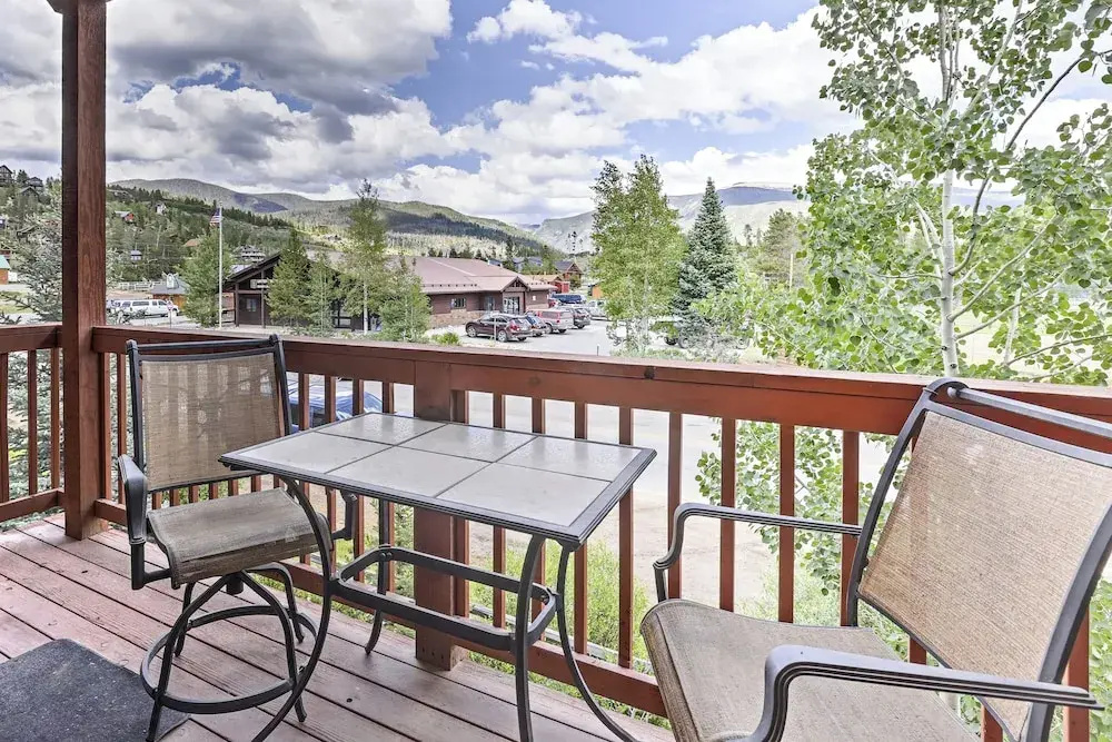 7 Mi to National Park: Grand Lake Condo w/ Deck!