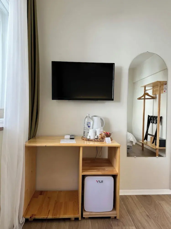 Economy room
