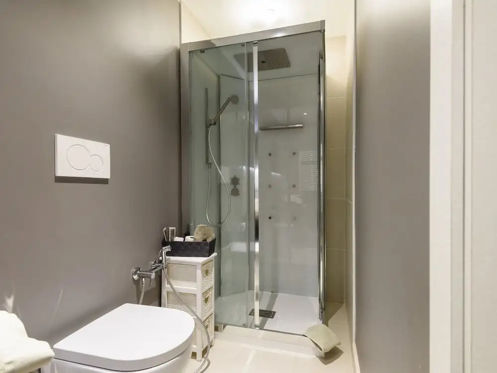 Standard Double room with courtyard view (full double bed)