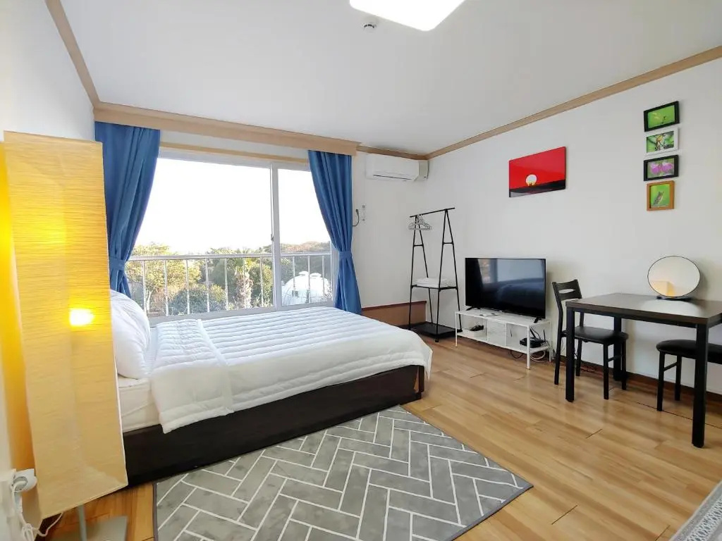 Standard Double room with garden view (full double bed)