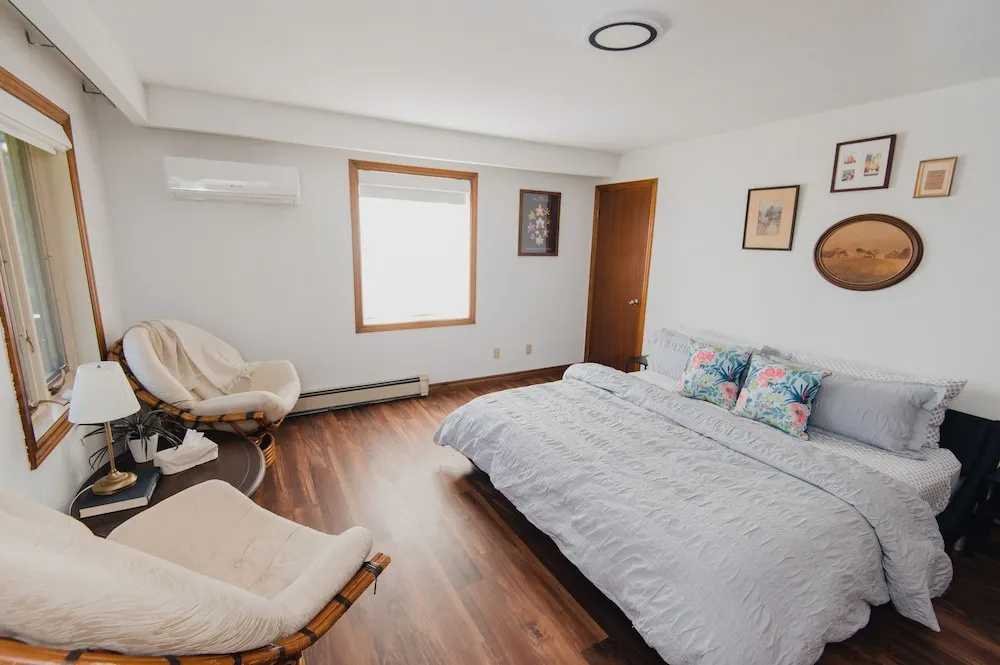 Superior Double room with balcony (full double bed)