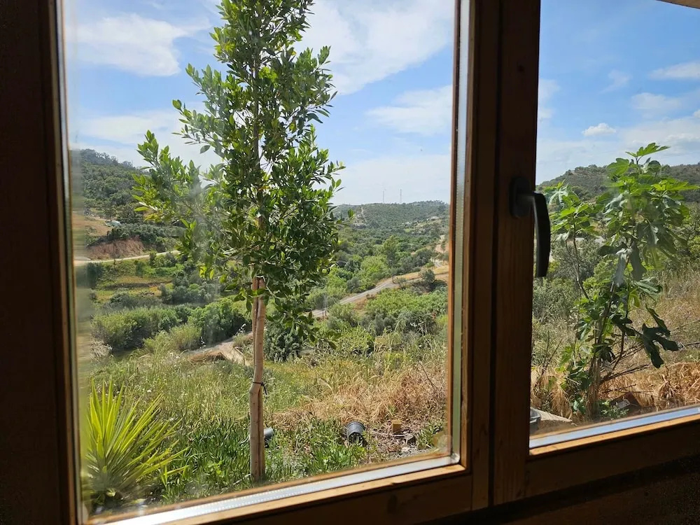 Cabin Sleeps 2 With Enclosed Garden