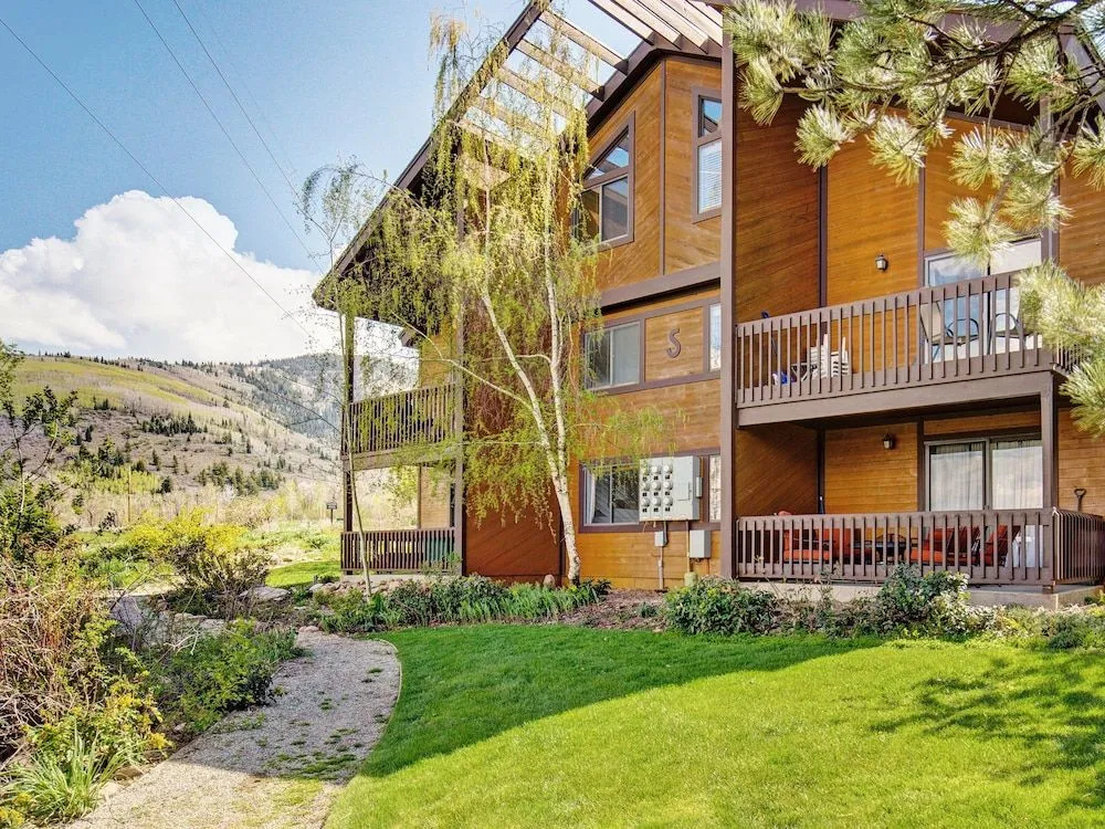 2025 Canyons Resort Drive Condo #S-5 - 3 Br condo by RedAwning