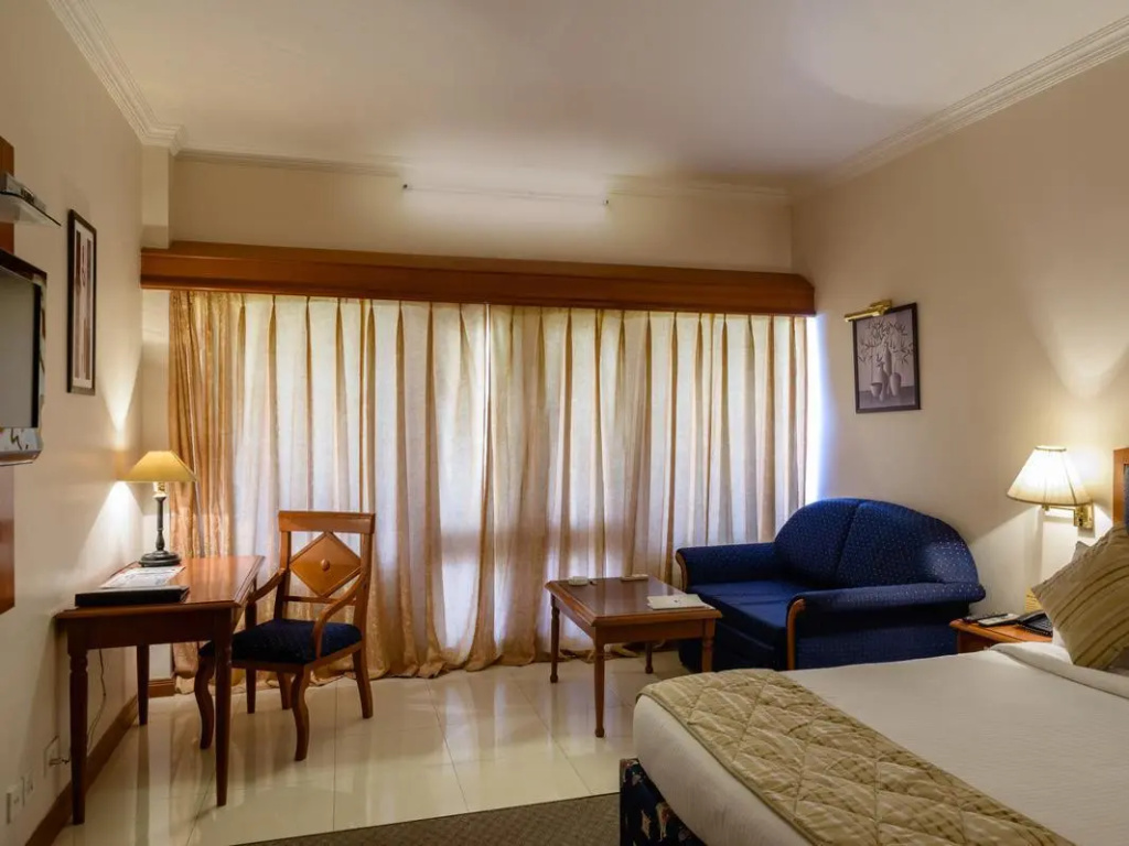 Deluxe Double room with balcony (full double bed)