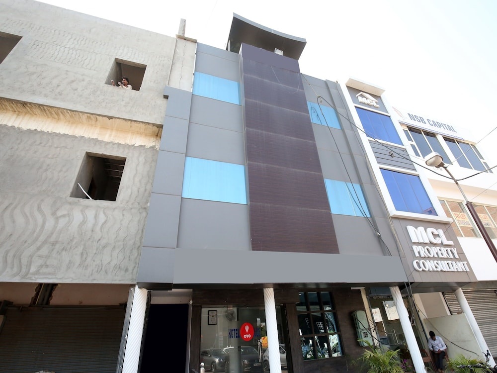 OYO 13431 Hotel Royal Blue