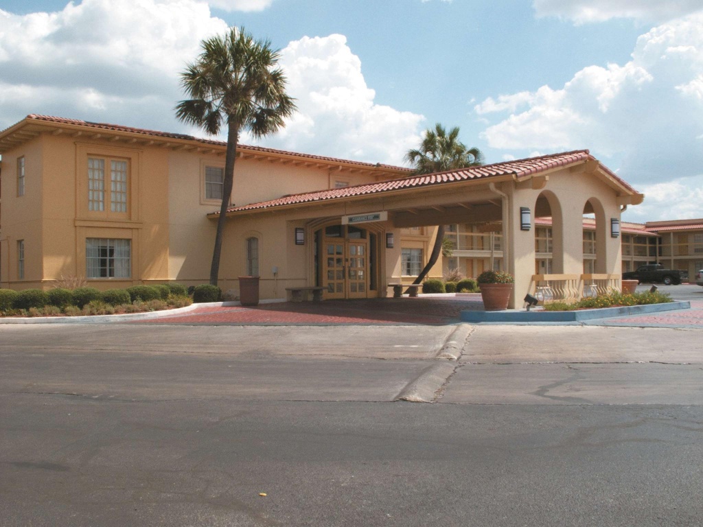 La Quinta Inn by Wyndham San Antonio South Park