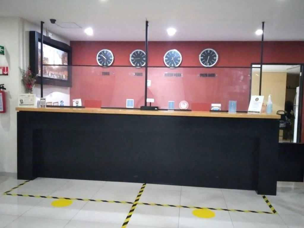 Lobby & Reception