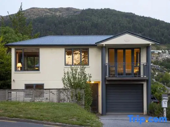 Prime Location | 3 bedroom home | Unlimited WIFI