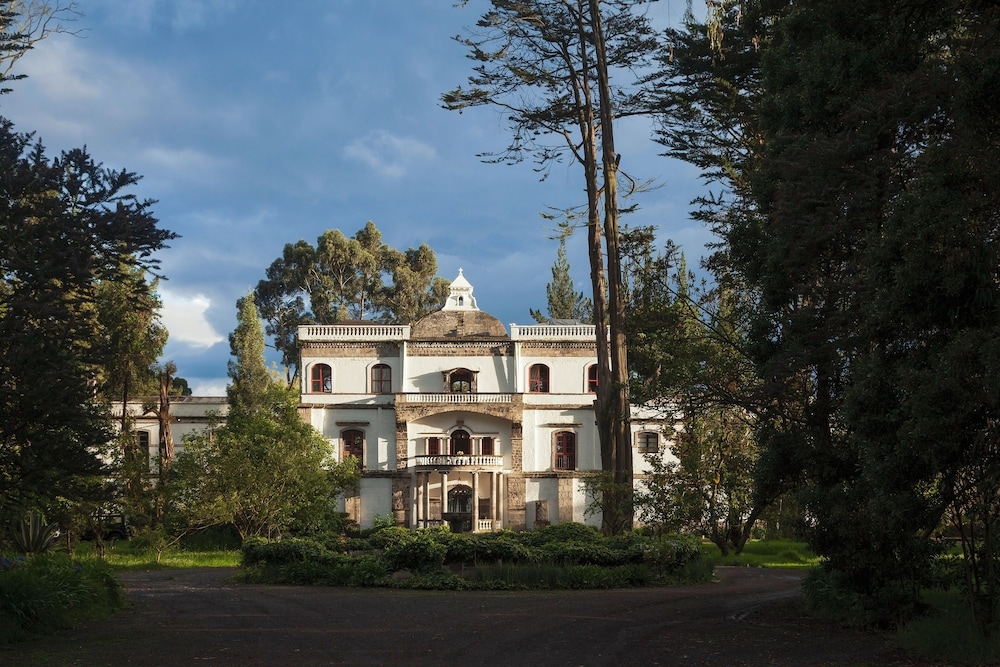 Hacienda La Cienega