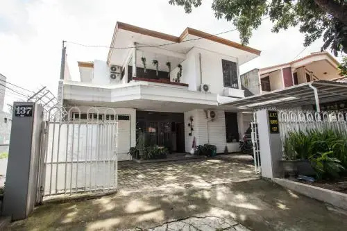 Asri Homestay Syariah by RedDoorz