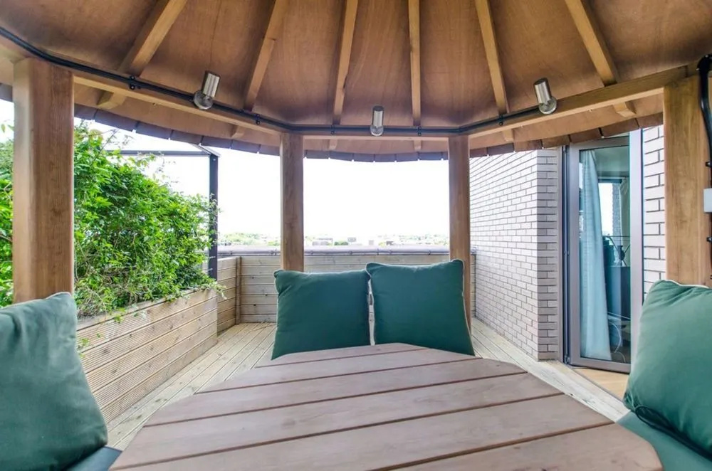Stunning 2 Bed Flat w/ Terrace Next to Kings Cross