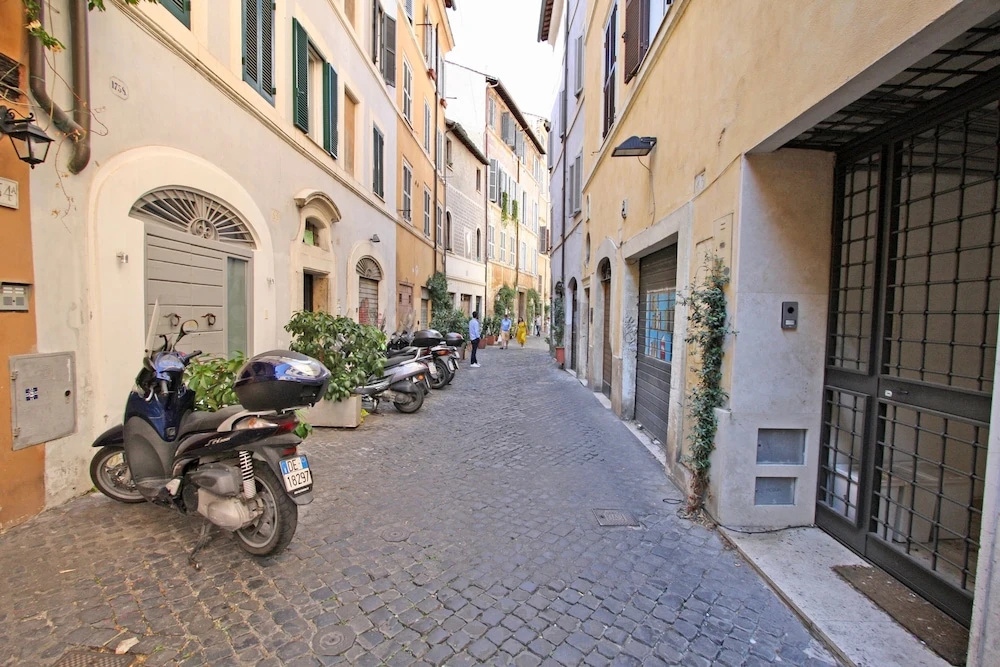 Travel & Stay - Cappellari