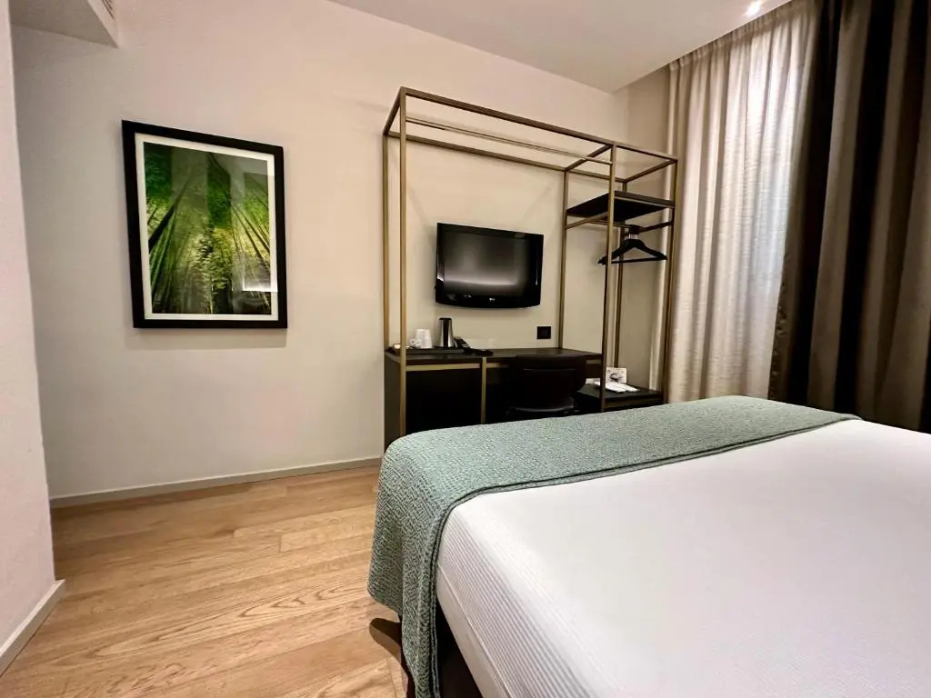 Double room (full double bed)