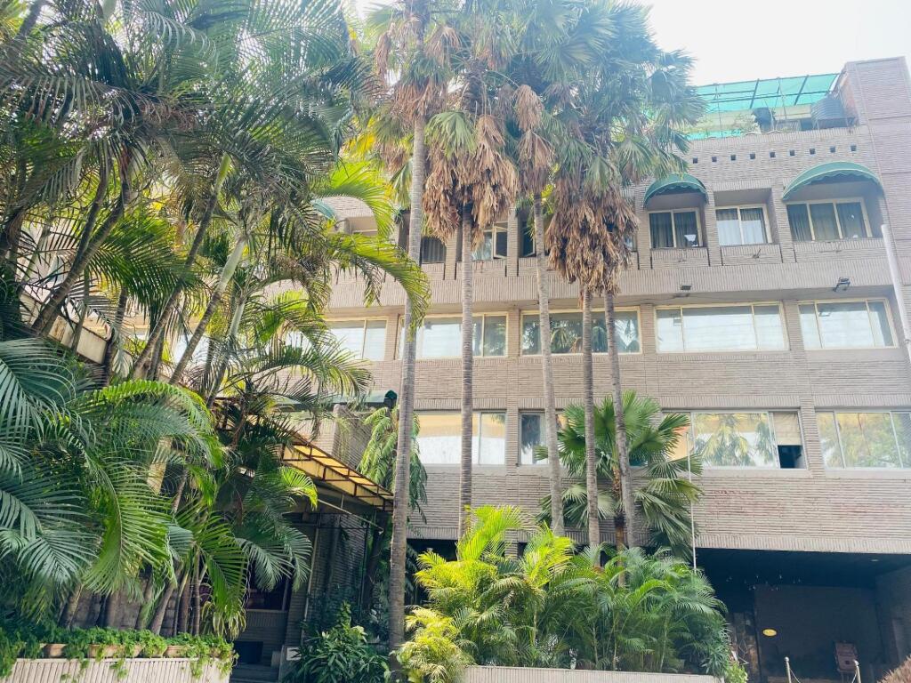 Airport Centre Point