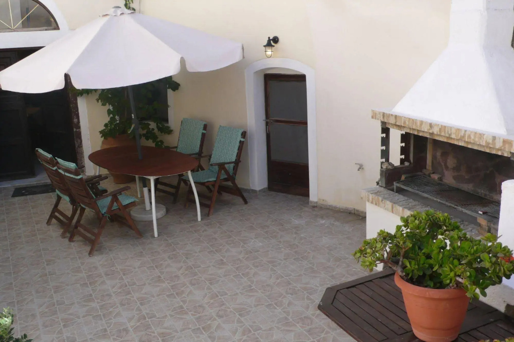 Iridanos Cave House - Général