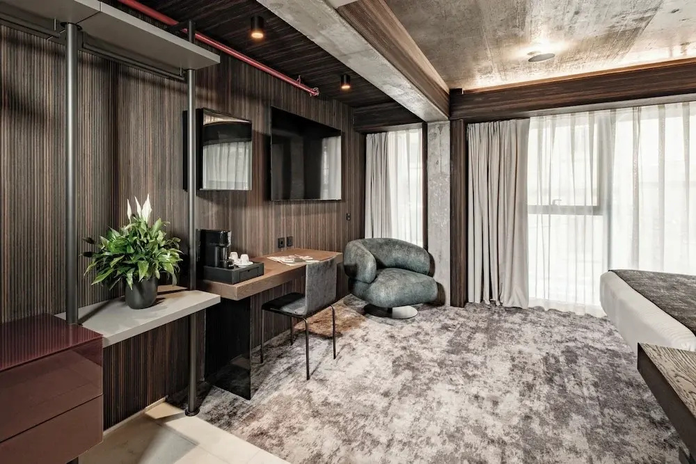 Premium Suite