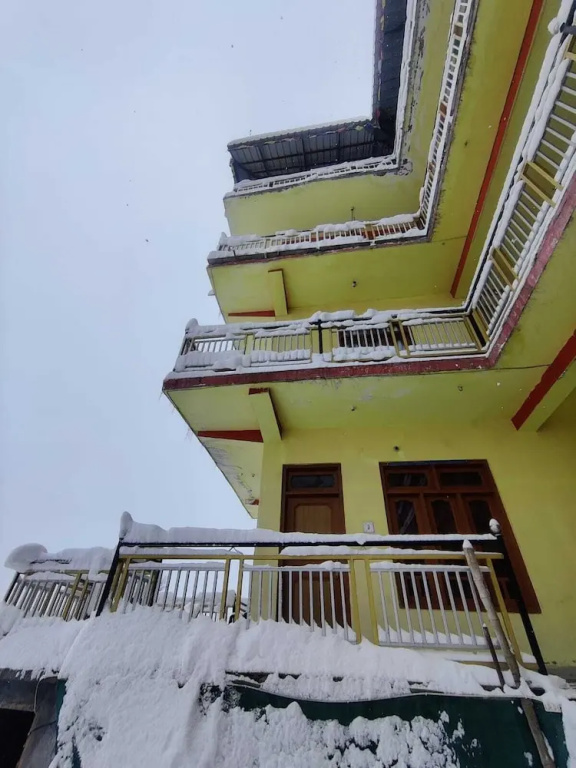 Suraj Guest House And Cafe