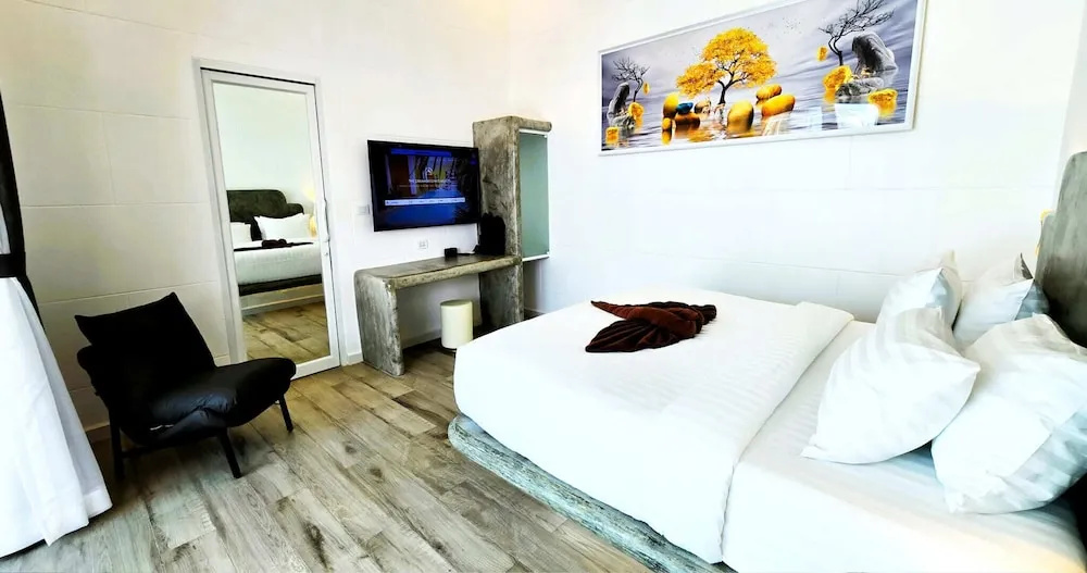 STARLAND Luxury Pool Villa Pattaya Walking Street — фото