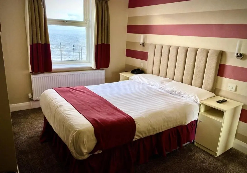 Standard Double room with sea view (full double bed)