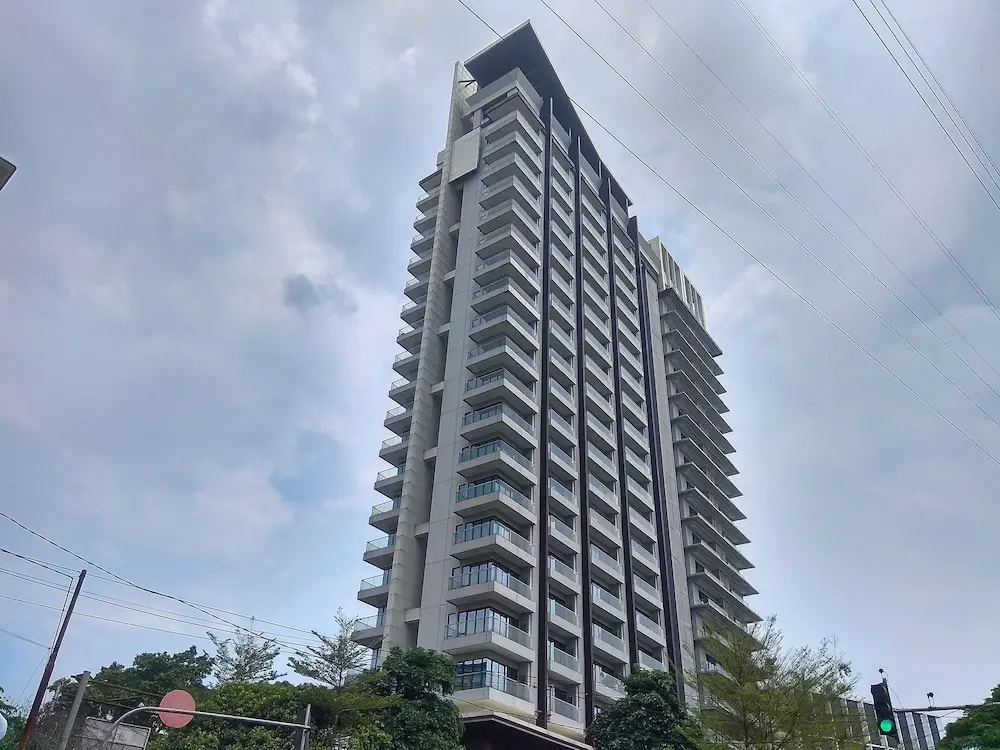 Spacious Studio Apartment at Capitol Suites