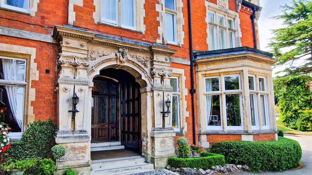 Oaklands Hall Hotel