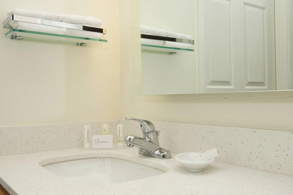 1 Bedroom Double Suite (full double bed)