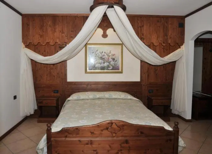 Standard Double room (full double bed)