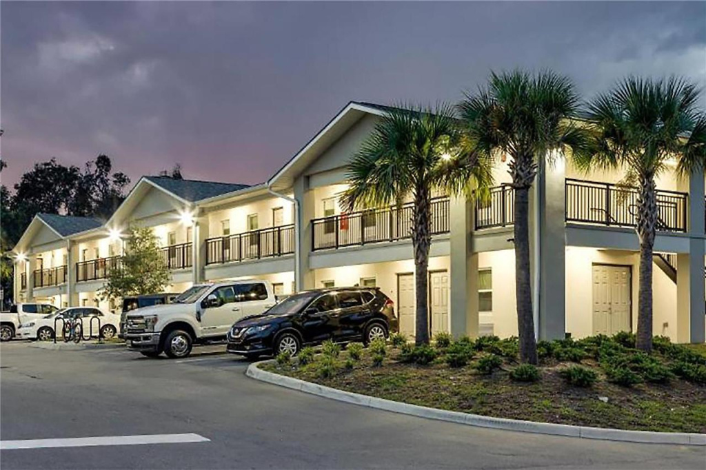 Baymont by Wyndham Ocala Suites