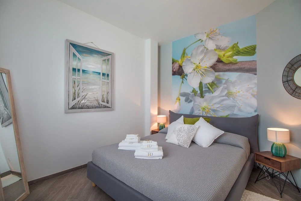 5 Bedrooms Villa