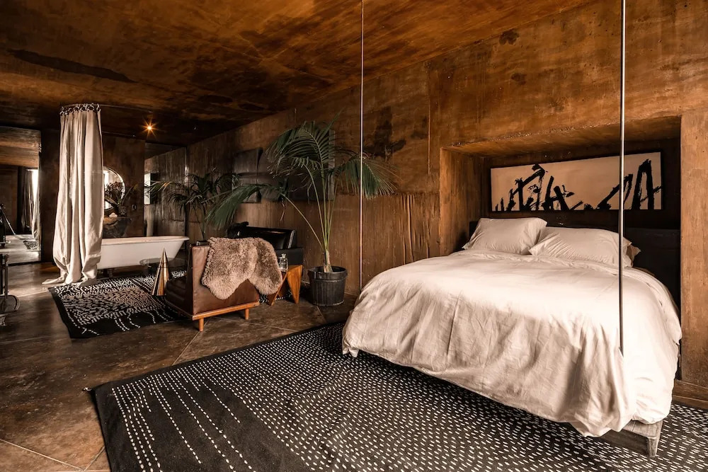 Casa Silencio by null