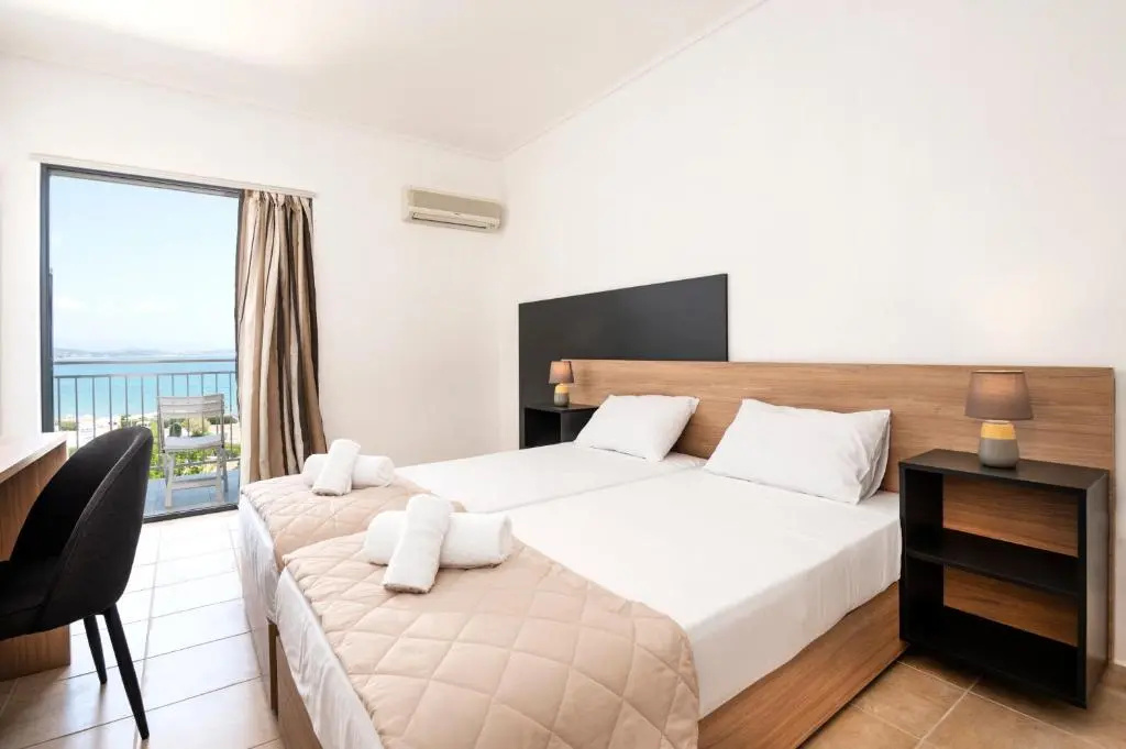 Double room with sea view (full double bed)