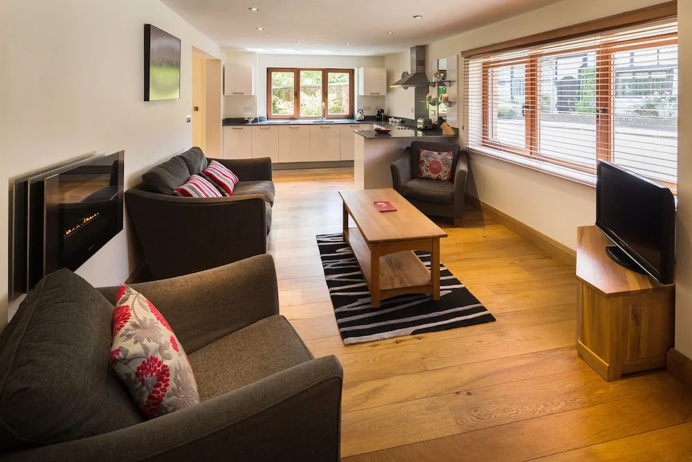 2 Bedrooms Basement Apartment
