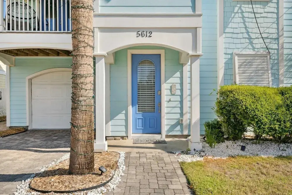 Seafoam by Avantstay 2 Blocks to Beach!