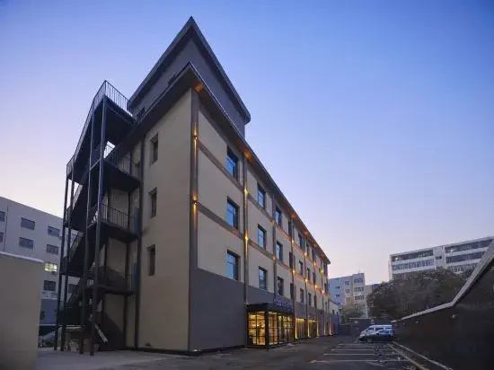 Modern Hotel