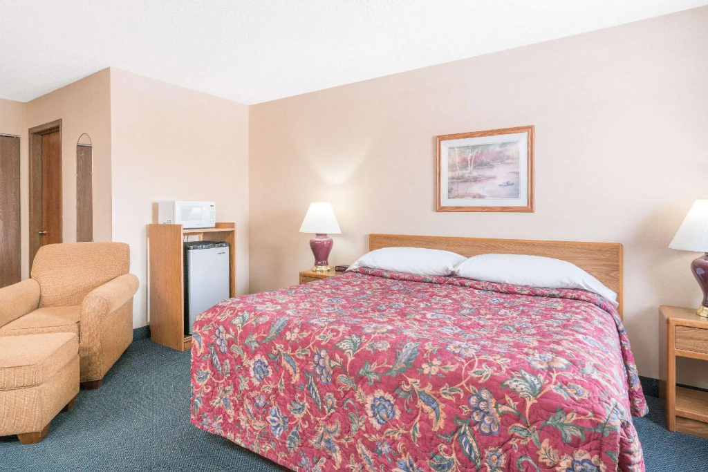 Double Suite (full double bed)