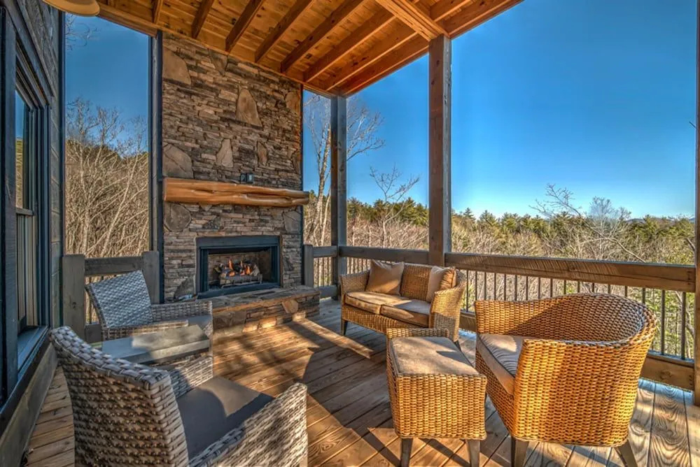Bear Claw Cabin by Escape to Blue Ridge