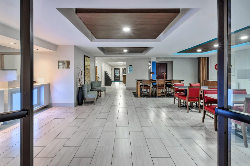 Lobby & Reception