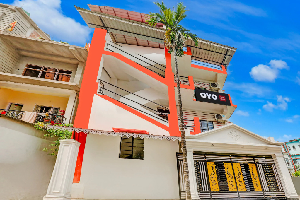 Super OYO 823046 King Hotel & Banquet