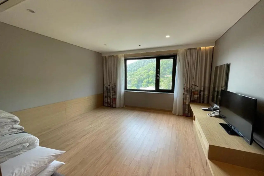 Mudeungpark Hotel