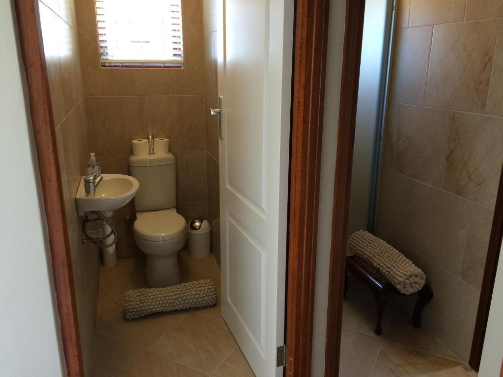 豪華海景雙人房，配備雙人床