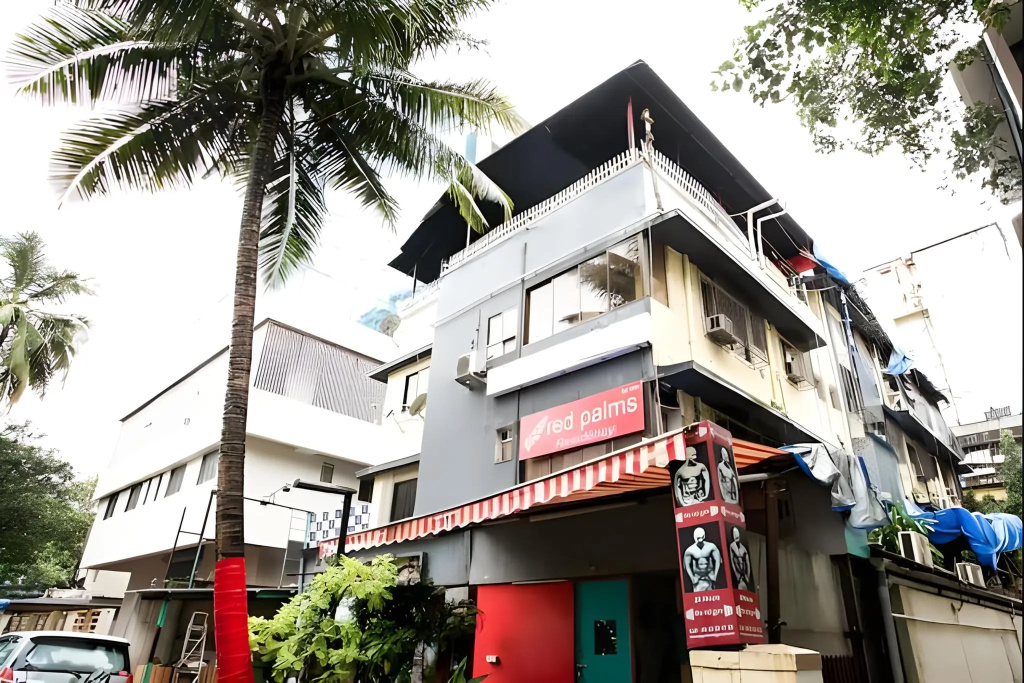 OYO 8755 Hotel Red Palms