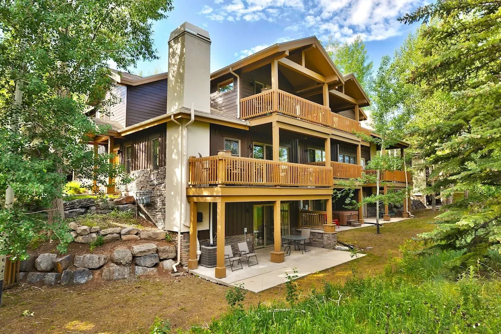 Canyon Crossing 23 3 Bedroom Townhouse by RedAwning