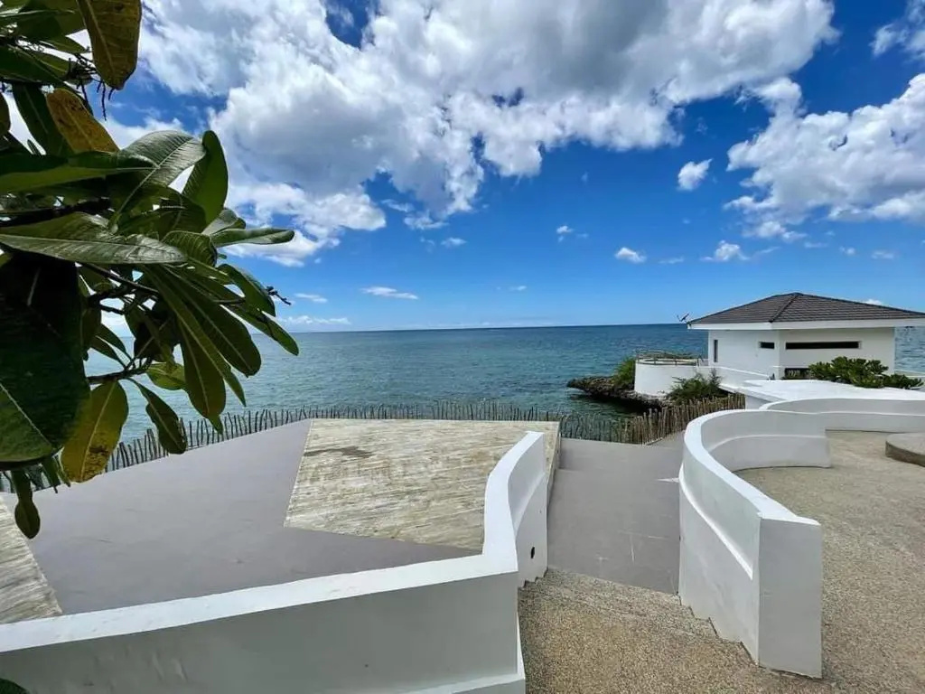 Beach & Waterfront