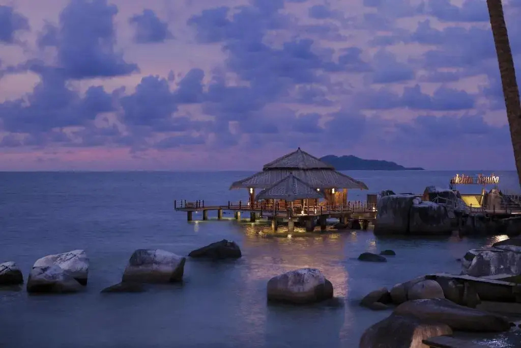 Beach & Waterfront