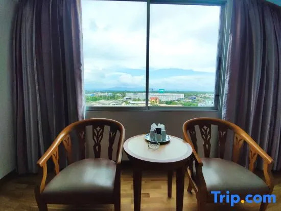 Двухместный номер Deluxe 2 отдельные кровати в Diamond Plaza Hotel Suratthani