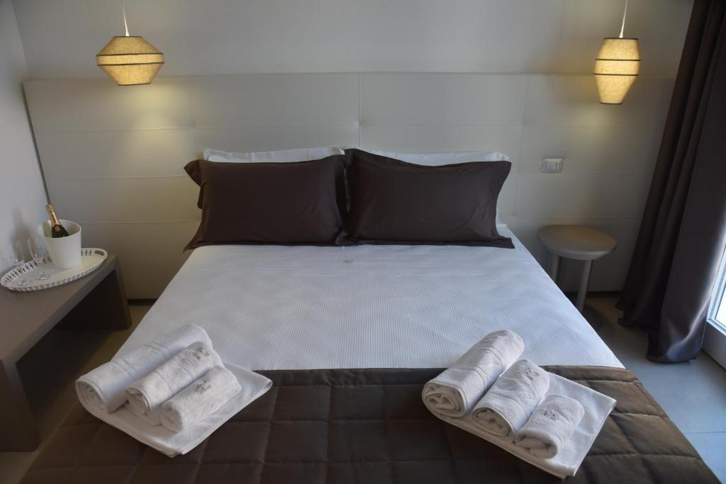 Standard Double room with garden view (full double bed)