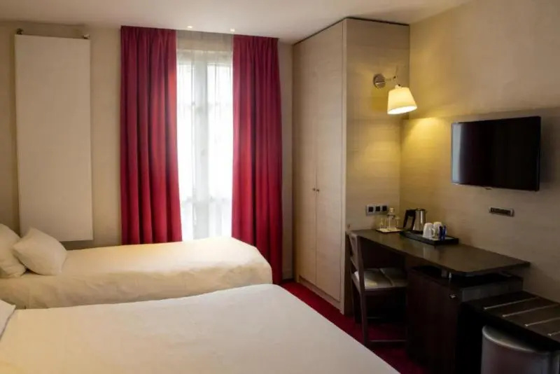 Hotel de Sevigne 48